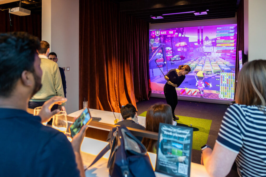 Competitive socialising in Canary Wharf